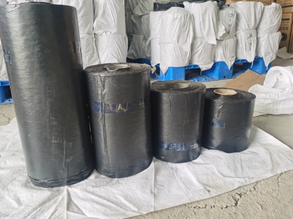 自粘式防裂貼產品用途及特點